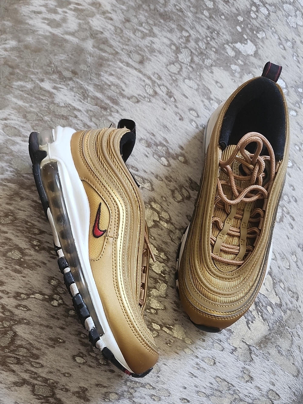 NIKE Air Max 97 OG QS Metallic Gold Sneakers EUC Sz6